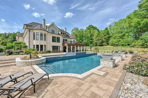 1430 Rosehill Dr, Waxhaw, NC 28173