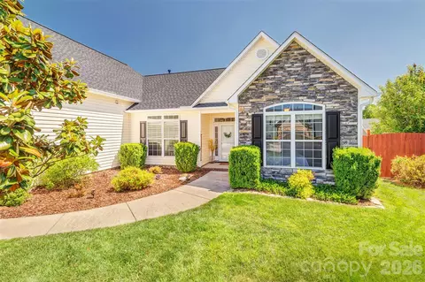 7 Breyerton Ct, Asheville, NC 28804