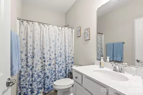 Bath - 2012 Hyacinth Ct, Denver, NC 28037 photo 1 of 1