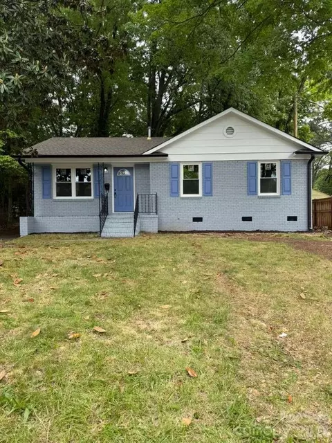 835 Ranch St, Charlotte, NC 28208