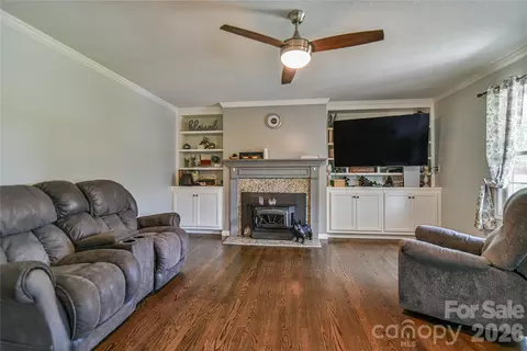 Living - 116 Kay Rd, Flat Rock, NC 28731 photo 1 of 2