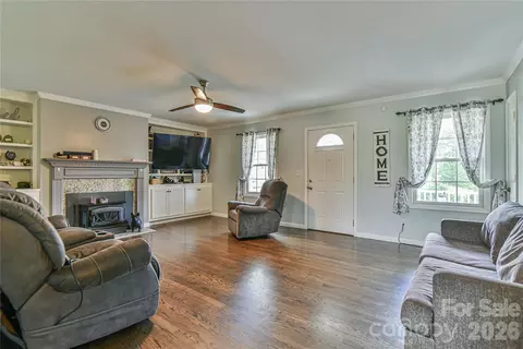 Living - 116 Kay Rd, Flat Rock, NC 28731 photo 2 of 2