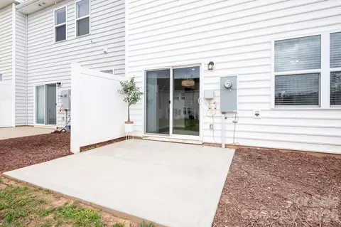 Exterior - 3939 Townes Blvd, Terrell, NC 28682 photo 3 of 7