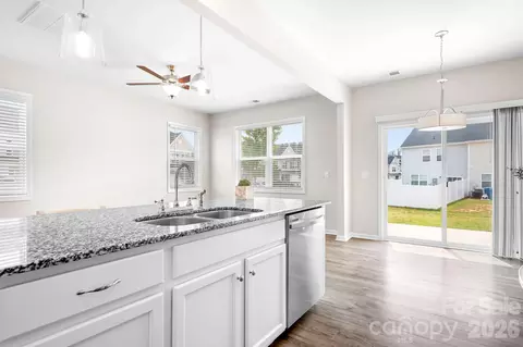 Entry Way - 3939 Townes Blvd, Terrell, NC 28682 photo 2 of 4