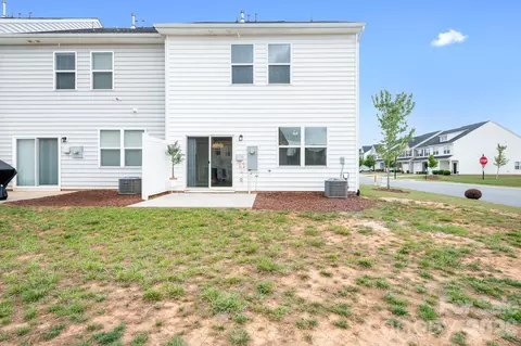 Exterior - 3939 Townes Blvd, Terrell, NC 28682 photo 4 of 7