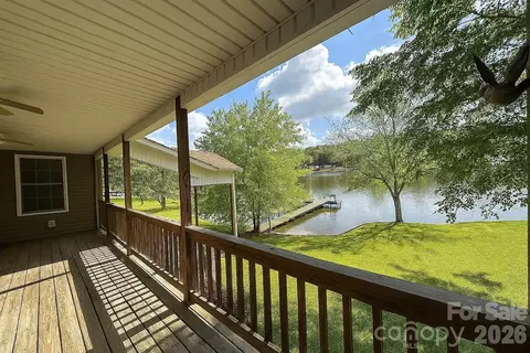 2504 Cottage Ln, Liberty Hill, SC 29074