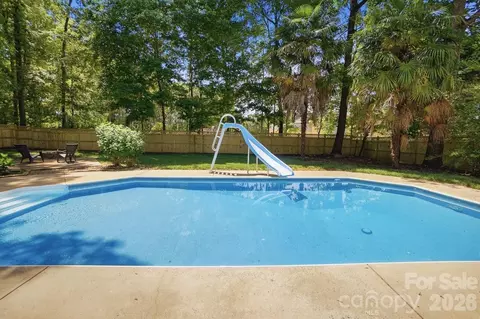 7126 Weddington Brook Dr, Matthews, NC 28104