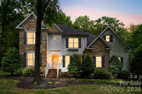 10112 Windtree Ln, Charlotte, NC 28215
