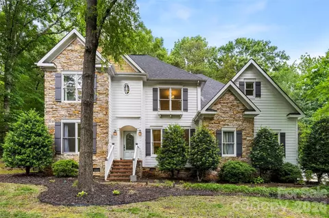10112 Windtree Ln, Charlotte, NC 28215
