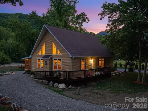 326 Ewart Wilson Rd, Burnsville, NC 28714