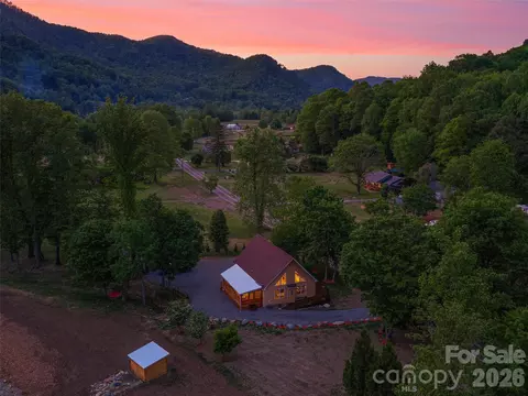 326 Ewart Wilson Rd, Burnsville, NC 28714