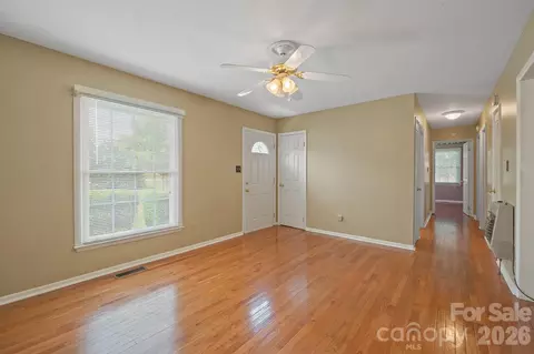 Living - 1329 Landsdowne Dr, Conover, NC 28613 photo 2 of 3