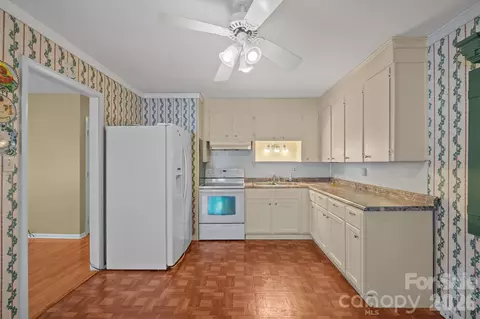 Kitchen - 1329 Landsdowne Dr, Conover, NC 28613 photo 1 of 2