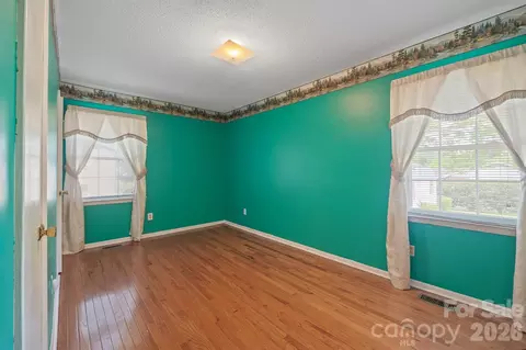 Bedroom - 1329 Landsdowne Dr, Conover, NC 28613 photo 5 of 8