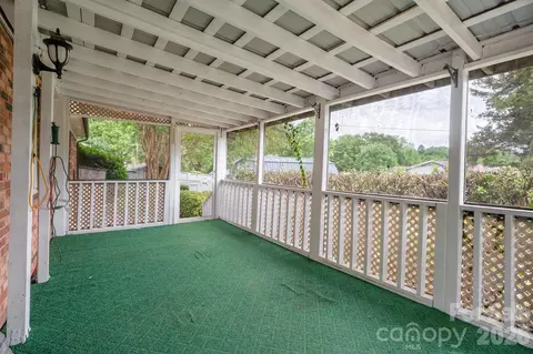 Exterior - 1329 Landsdowne Dr, Conover, NC 28613 photo 3 of 4