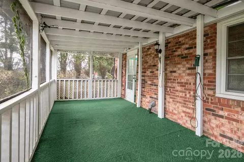 Exterior - 1329 Landsdowne Dr, Conover, NC 28613 photo 4 of 4