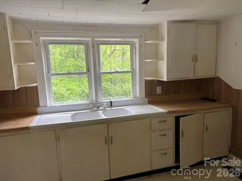 Kitchen - 162 Phillips Ln, Spruce Pine, NC 28777 photo 1 of 1