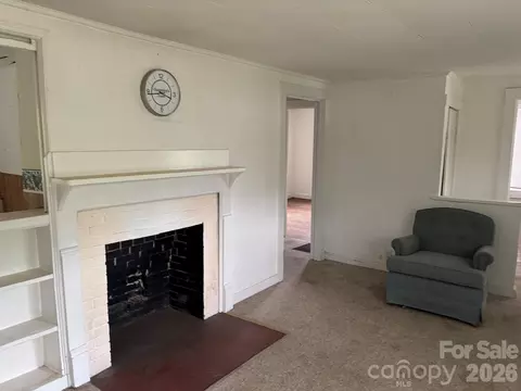 Living - 162 Phillips Ln, Spruce Pine, NC 28777 photo 1 of 2