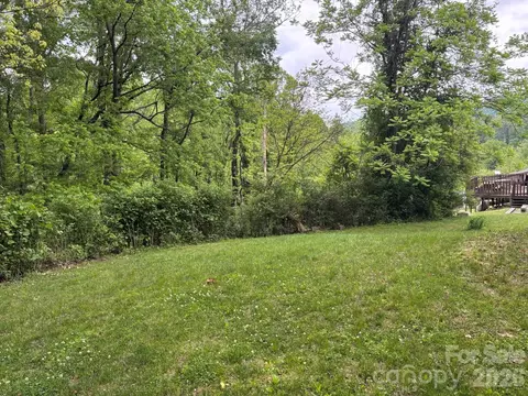 Exterior - 162 Phillips Ln, Spruce Pine, NC 28777 photo 2 of 5