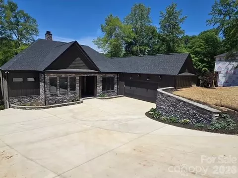 496 Laurel Cove Rd, Statesville, NC 28677