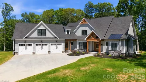 7566 Whisper Hollow Ln, Lewisville, NC 27023