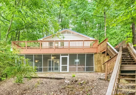 42640 Moonshine Dr, New London, NC 28127