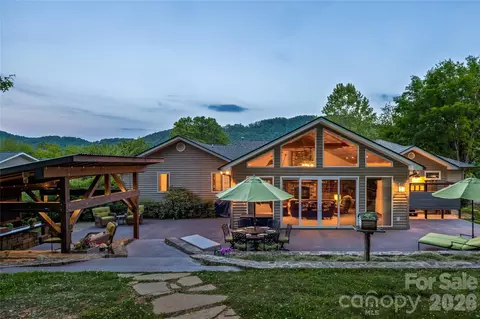51 White Pine Cir, Fletcher, NC 28732