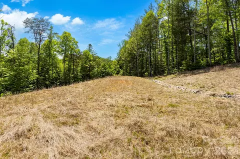 151 Riverbend Forest Dr, Asheville, NC 28805