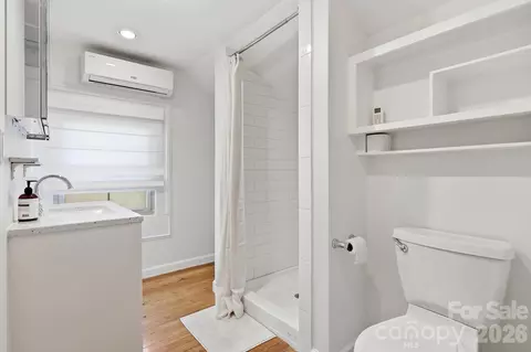 Bath - 150 Pacolet St, Tryon, NC 28782 photo 3 of 4