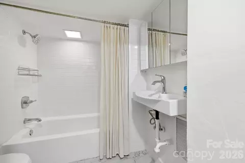 Bath - 150 Pacolet St, Tryon, NC 28782 photo 2 of 4