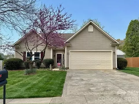 140 Gabriel Dr, Mooresville, NC 28115