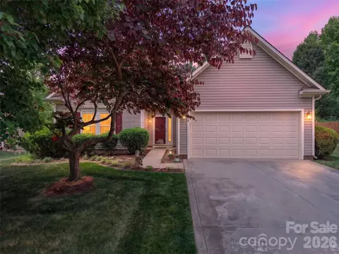 140 Gabriel Dr, Mooresville, NC 28115