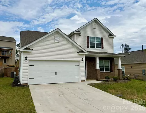 917 Newport Ct, Asheville, NC 28806
