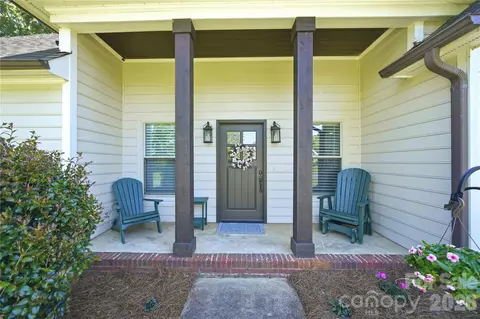Exterior - 5701 Cedar Hill Dr, Monroe, NC 28110 photo 2 of 8