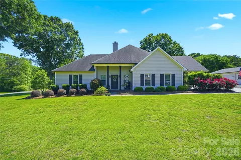 5701 Cedar Hill Dr, Monroe, NC 28110