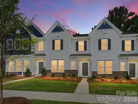 6539 Fire Lily Ln, Charlotte, NC 28216