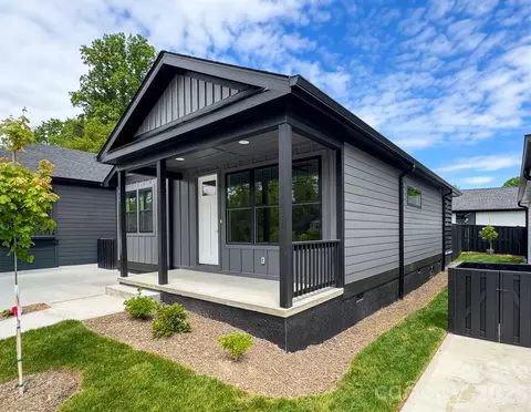 617 W Allen St, Hendersonville, NC 28739