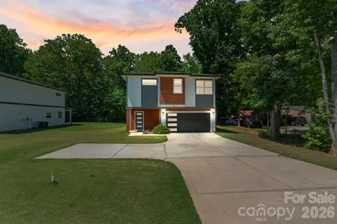 8925 Harrisburg Rd, Charlotte, NC 28215