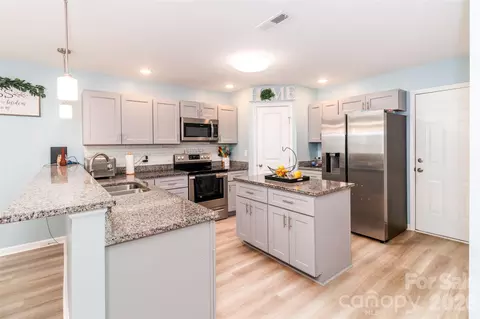 Kitchen - 900 Providence 10 Rd #10, Lancaster, SC 29720 photo 1 of 5