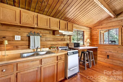 Kitchen - Jackson Town Road, Spruce Pine, NC 28777 photo 2 of 3