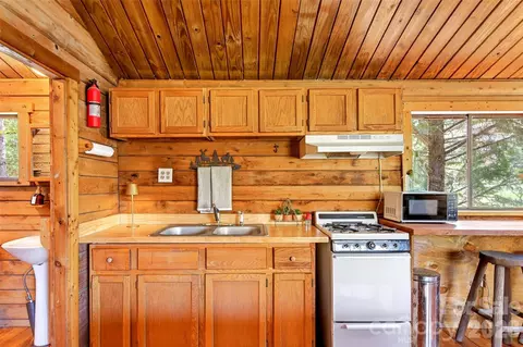 Kitchen - Jackson Town Road, Spruce Pine, NC 28777 photo 3 of 3