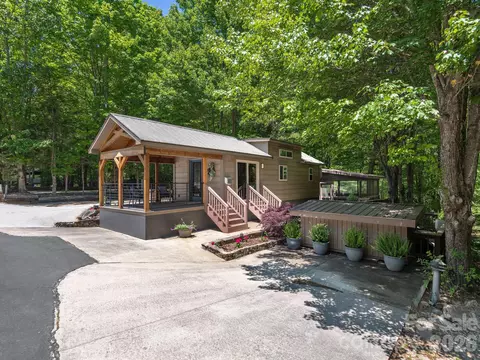 61 Boulder L14-r Dr #L14-R, Lake Toxaway, NC 28747