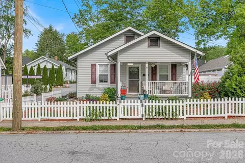 36 S Oaklawn Ave, Brevard, NC 28712
