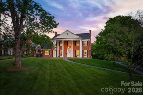 319 W Union St, Morganton, NC 28655