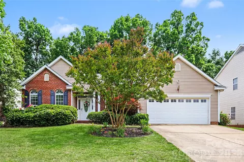 10312 Fairbourne Ct, Charlotte, NC 28269