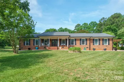 435 W Central Ave, Mount Holly, NC 28120