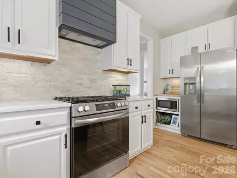 Kitchen - 601 E Cheval Dr, Fort Mill, SC 29708 photo 2 of 9