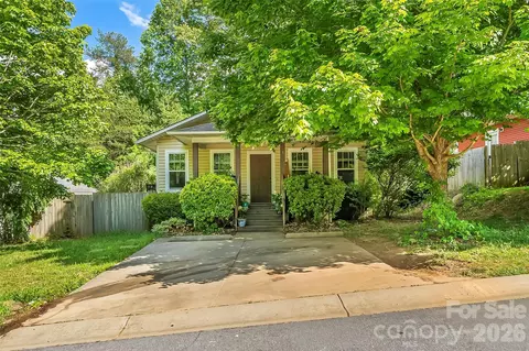 5 Springmill Dr, Asheville, NC 28806