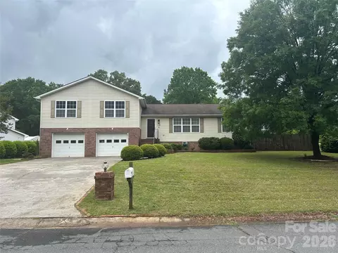 323 Swamp Fox Dr, Fort Mill, SC 29715