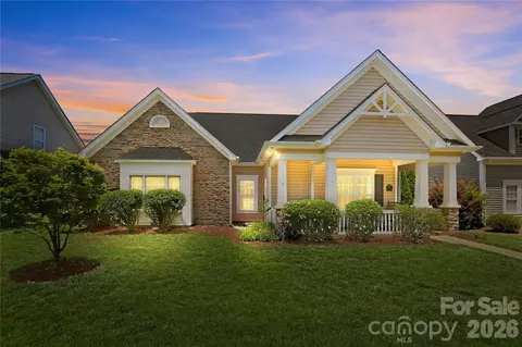 1008 Triple Crown Dr, Indian Trail, NC 28079